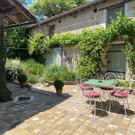 Maison La Roche Chambre D'Hotes Le Vigeant Exteriér fotografie