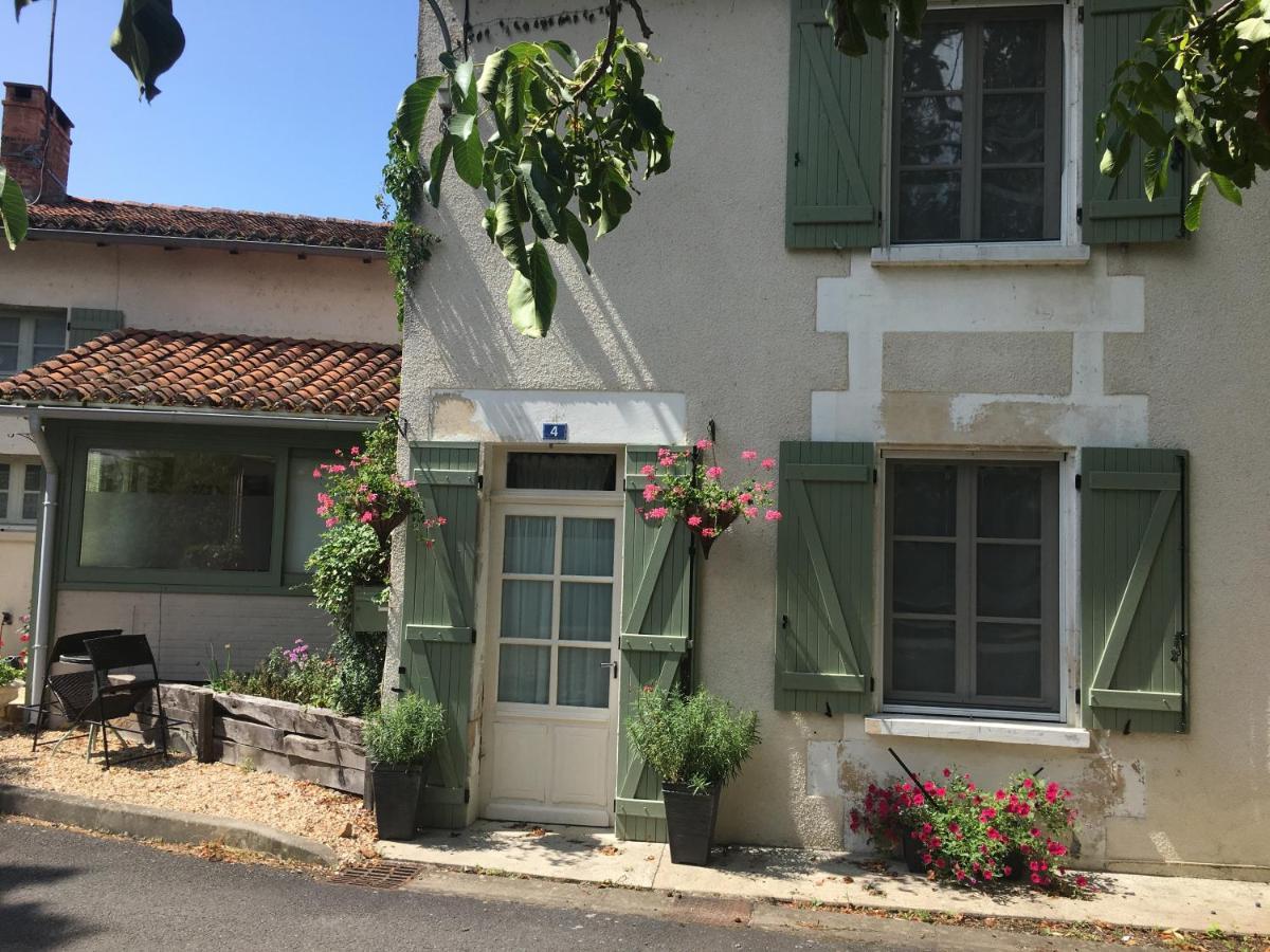 Maison La Roche Chambre D'Hotes Le Vigeant Exteriér fotografie