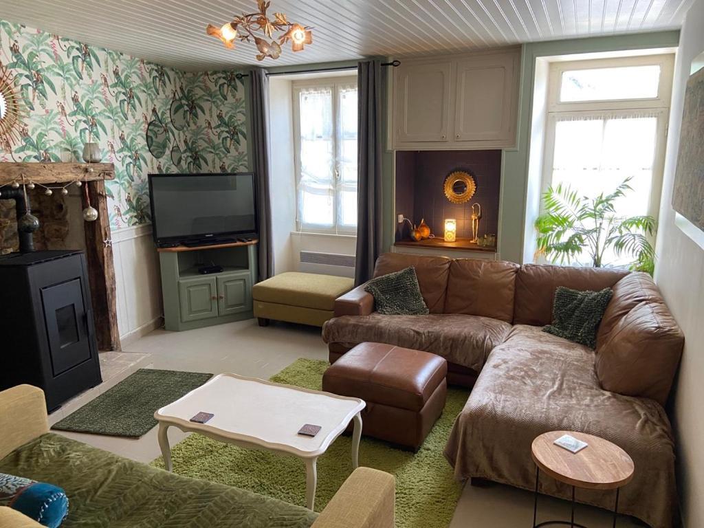 Maison La Roche Chambre D'Hotes Le Vigeant Exteriér fotografie