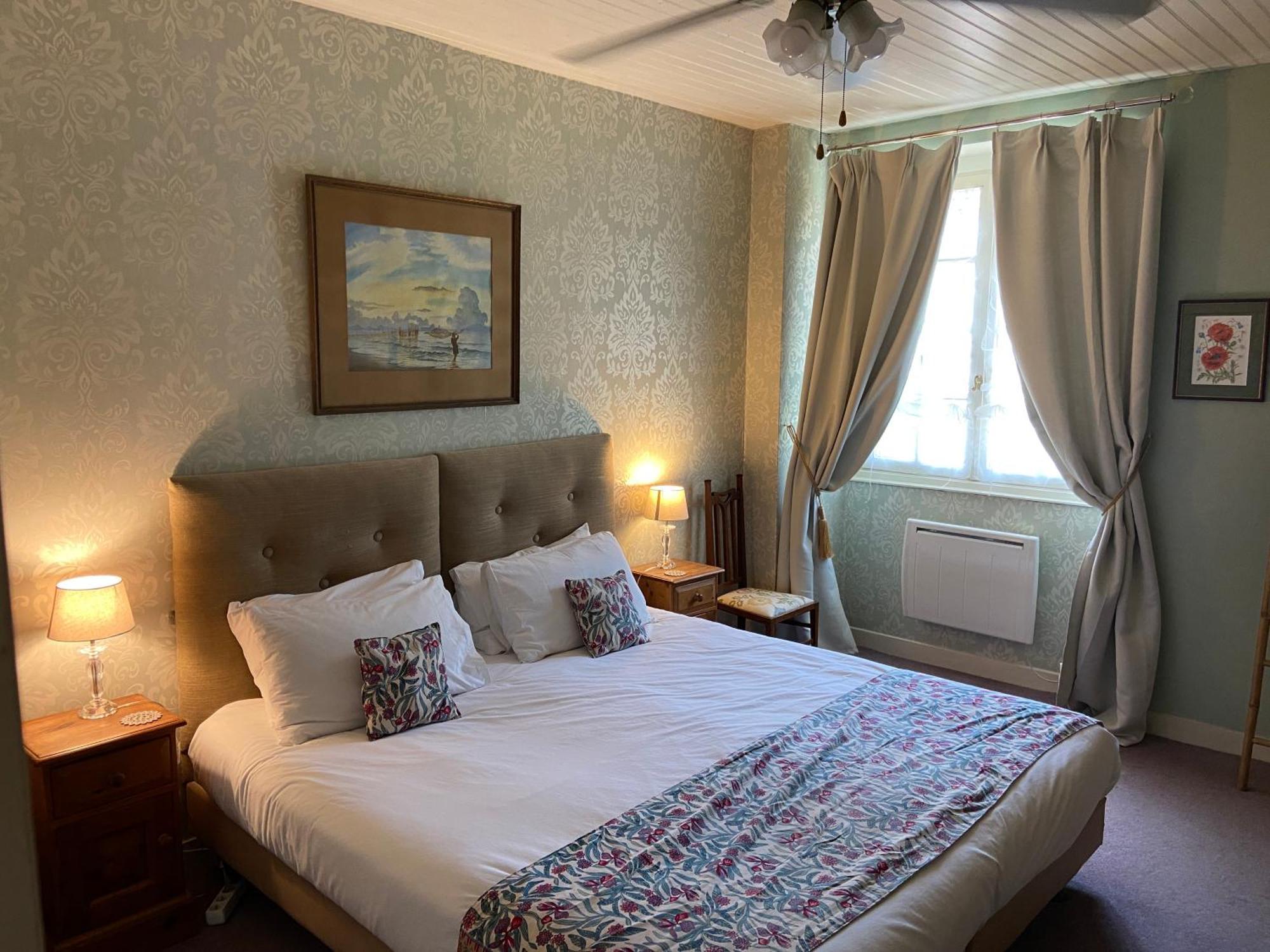 Maison La Roche Chambre D'Hotes Le Vigeant Exteriér fotografie